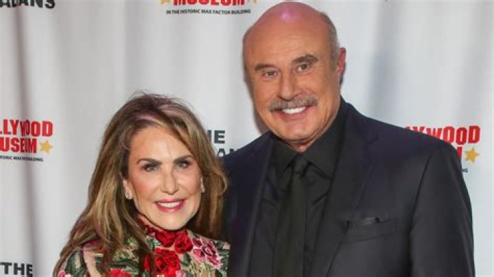 A Deep Dive Into Robin McGraw's Identical Twin