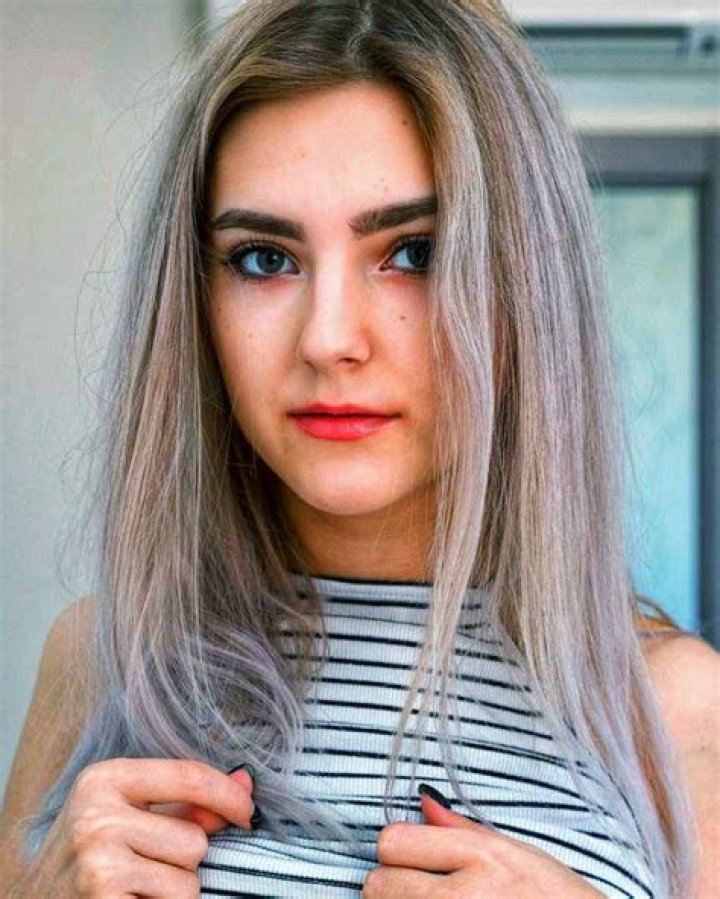 Noah Cyrus Parents, Ethnicity, Wiki, Biography, Age, Height, Boyfriend, Career, Net Worth & More.