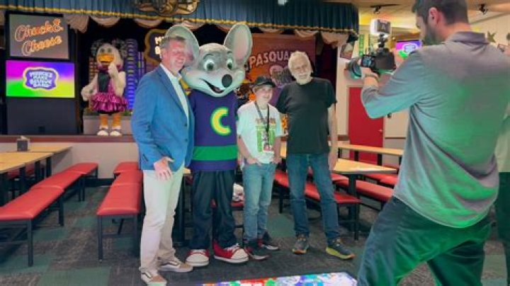 Unveiling The Secrets Of Chuck E. Cheese's Pizza Arcade Bowling